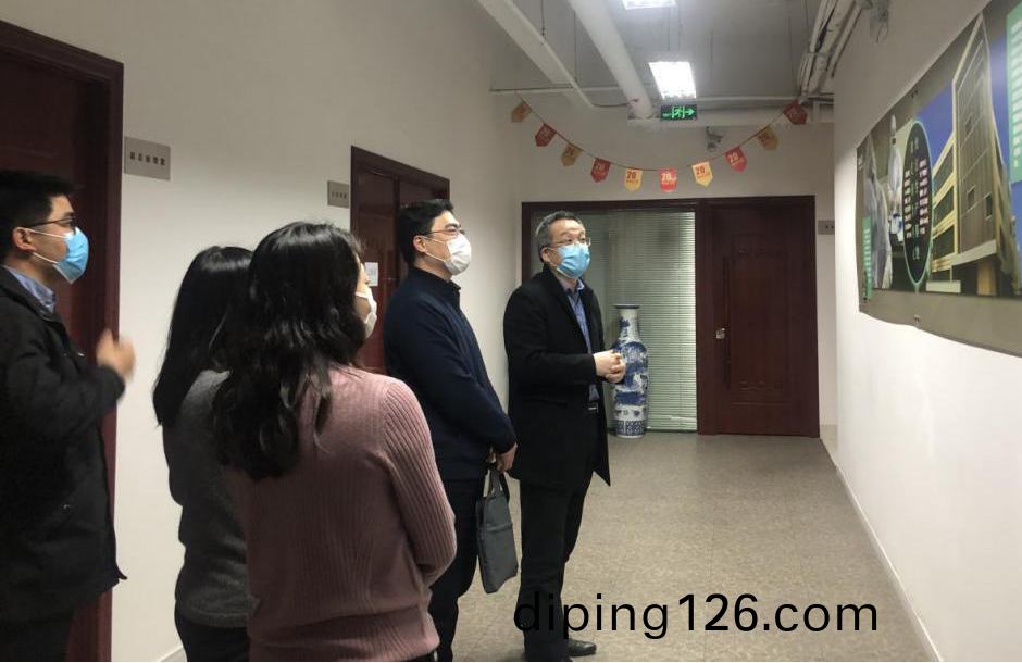 上海市市委組織(zhi)部(bu)到百傲調研黨建咊抗疫(yi)工作